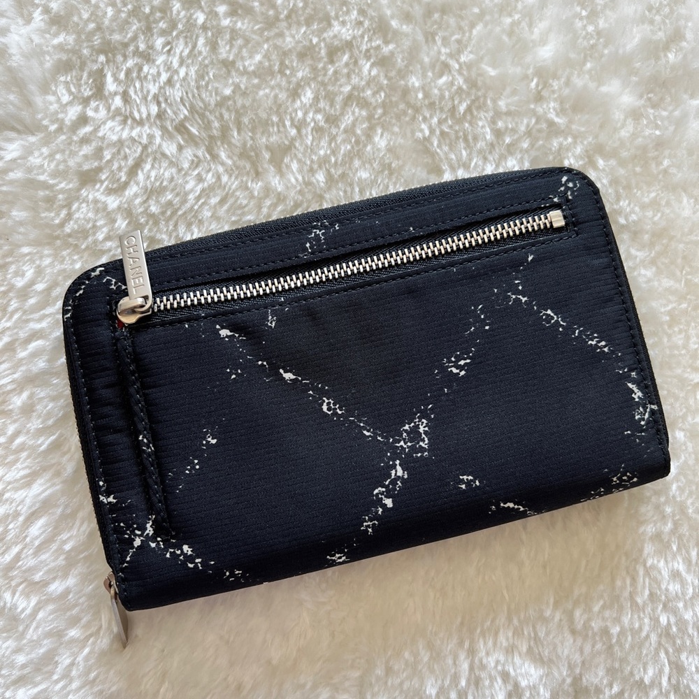 Authentic Chanel Medium Travel line wallet - Picture 2 of 7
